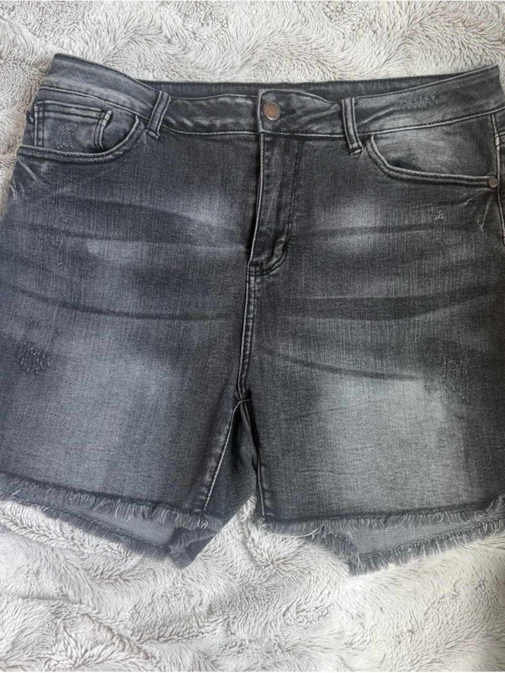 Judy Blue Distressed Charcoal Gray Denim Jean Shorts Fringe hem Size 1X